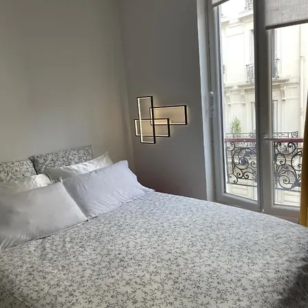 Montmartre Cosy * باريس